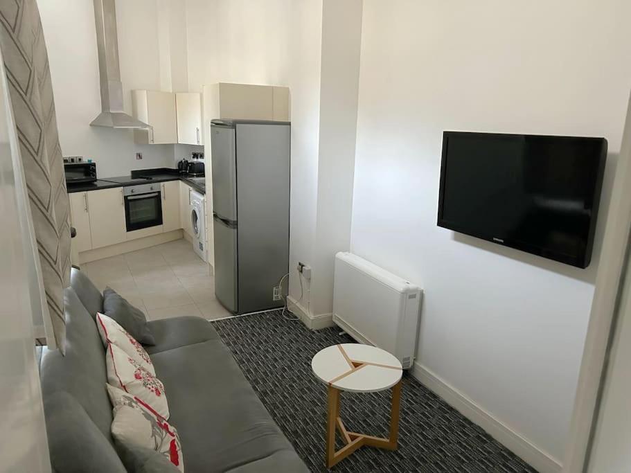 Modern 1 Bed Apartment In Salford Manchester Bagian luar foto